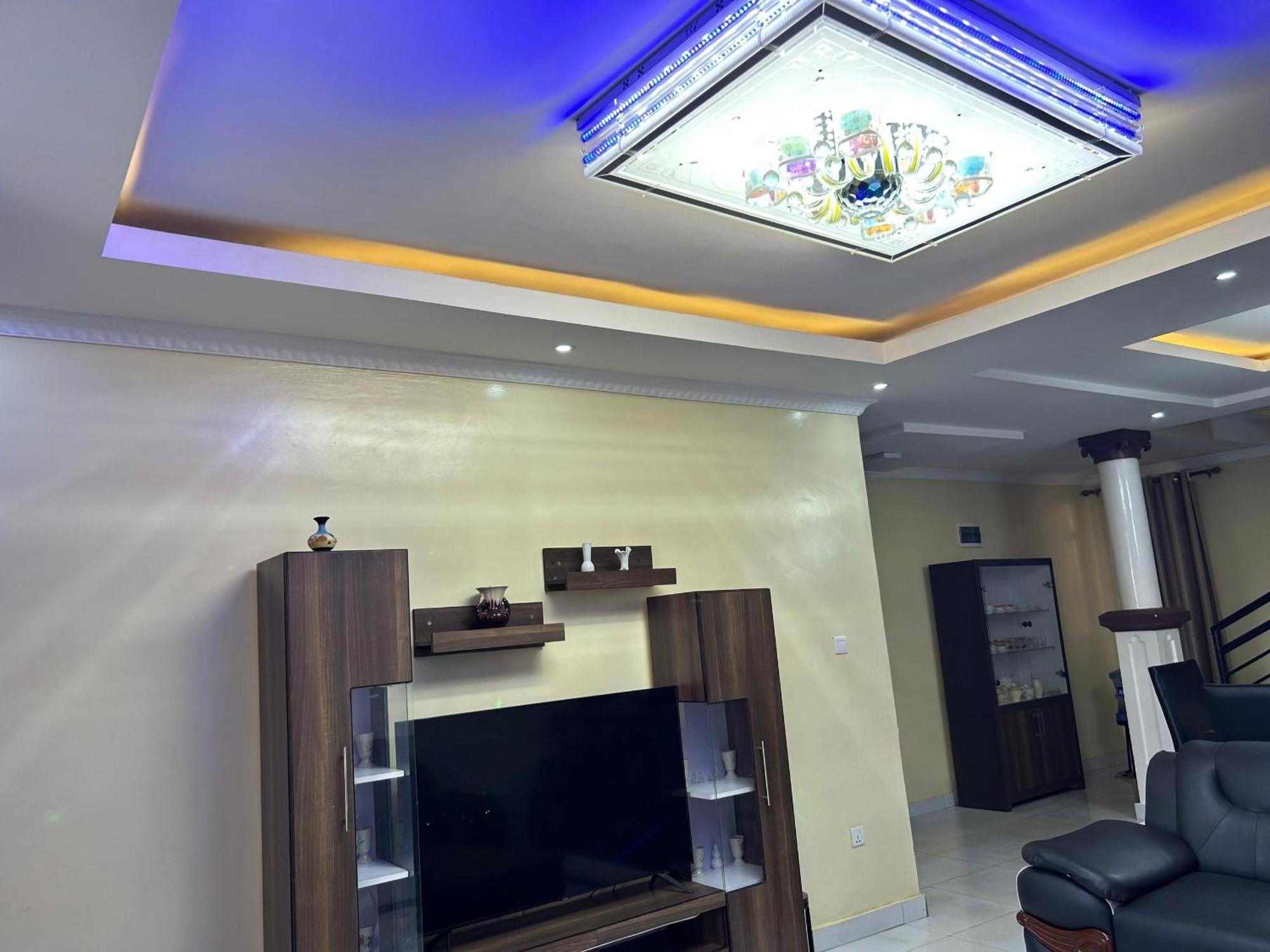 The Vibrant Lodge Gacuriro Kigali Exterior foto